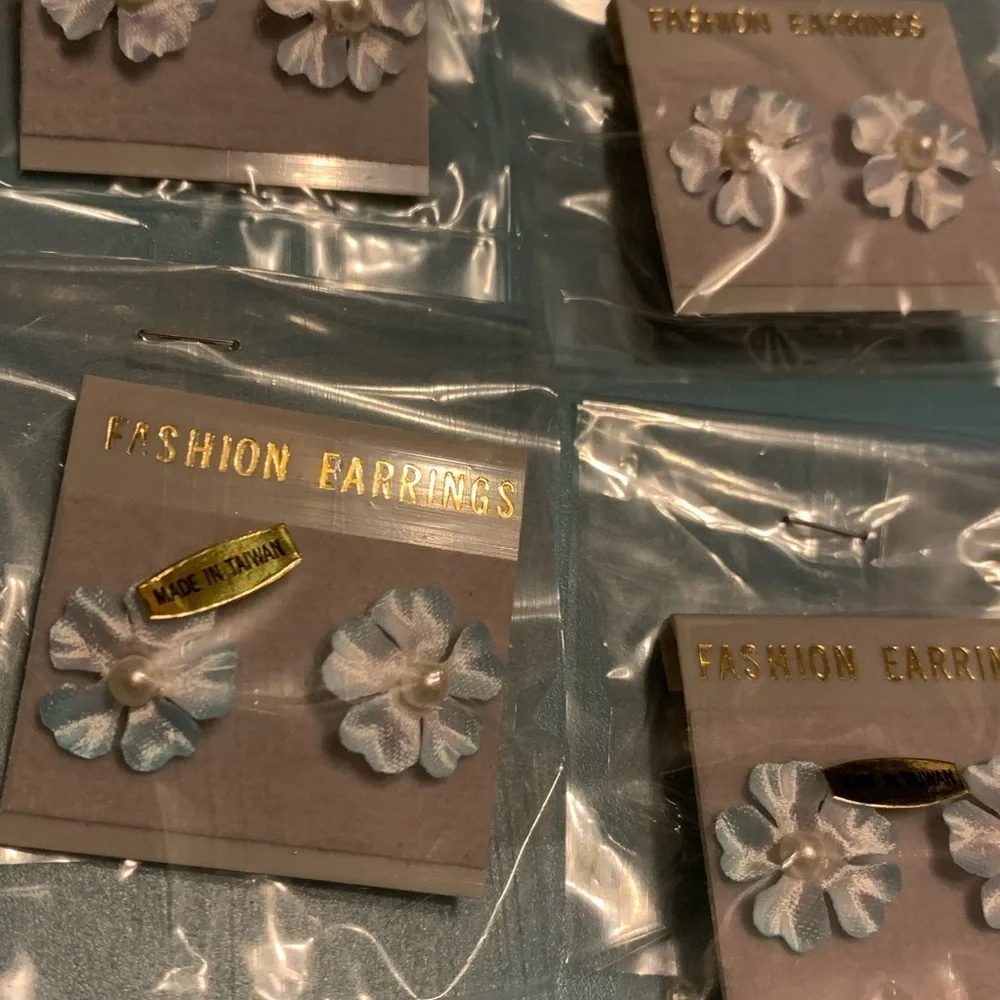 NEW Girls Earrings Pastel Flower Lot of 24 Pairs